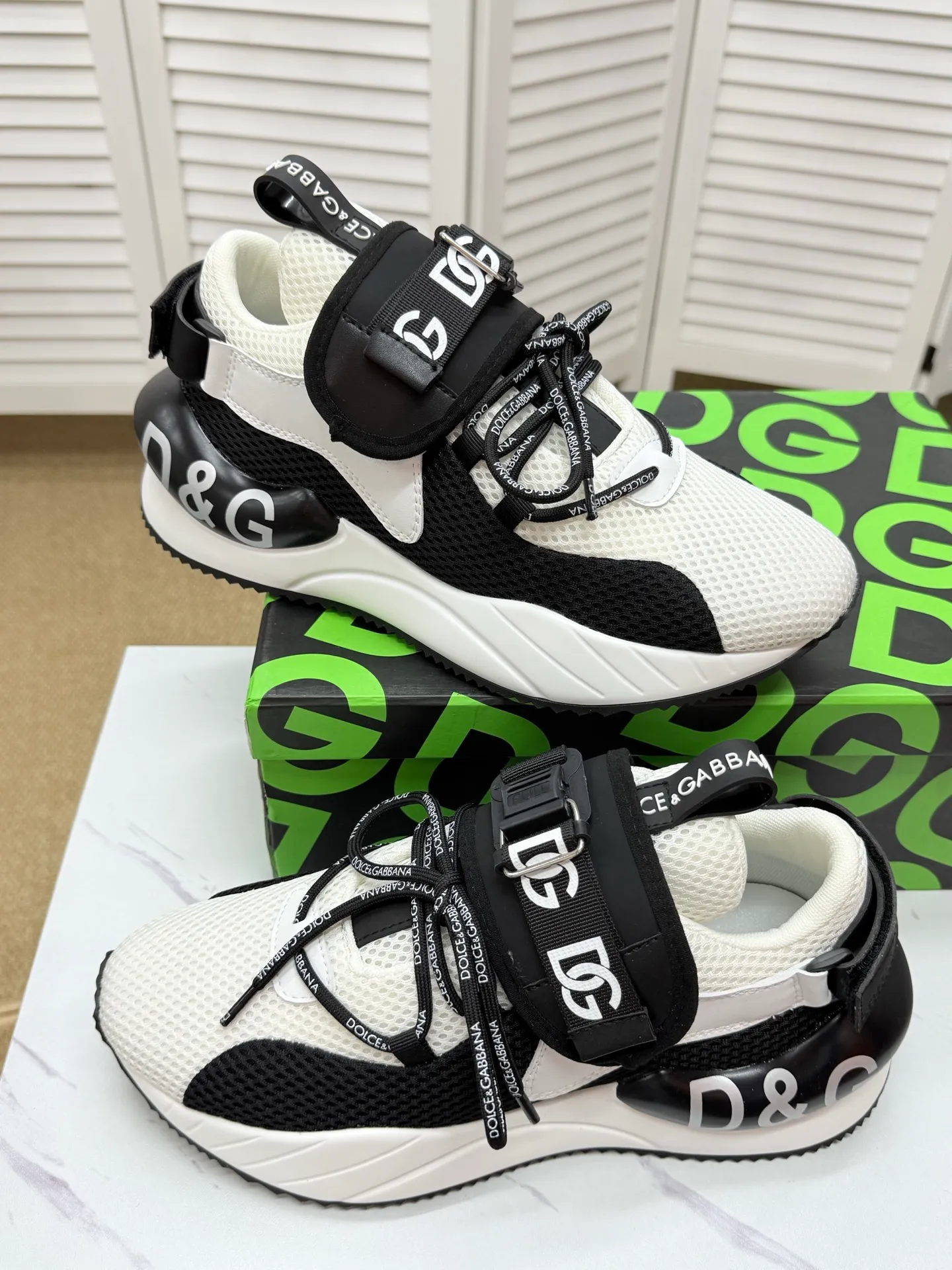 Men's clothing and shoes 230. The latest sports and casual shoes for couples (DG) are fashionable and versatile, and can add luster to various looks. Create an exquisite design with unique dynamic vitality and modern atmosphere, showing modern elegance. Size: 35-46 (custom-made sizes 45 and 46 are non-refundable) Se